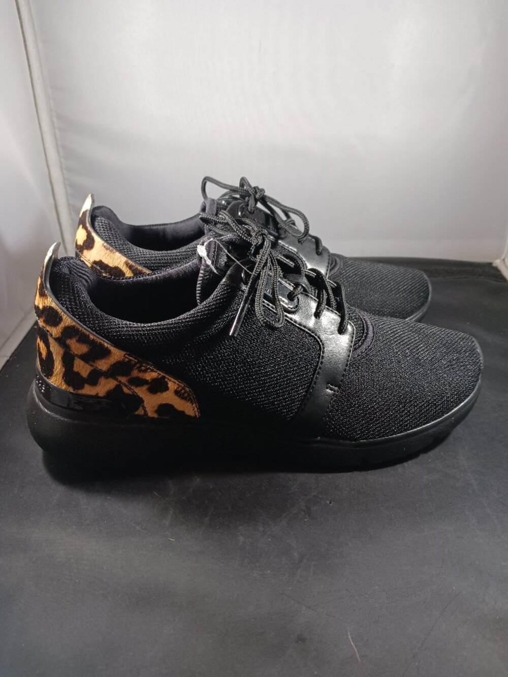 Michael Kors Amanda Trainer Women's Animal Print Size 6M